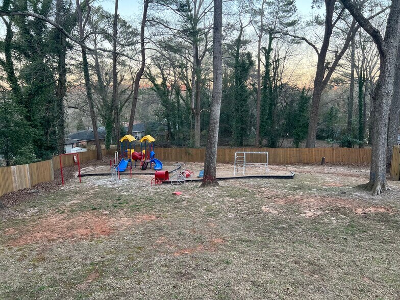More Photos Of 2605 Campbellton Rd SW, Atlanta Daycare Center For Sale