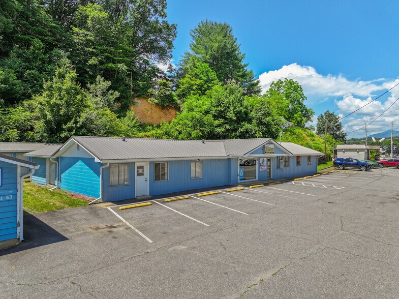 More Photos Of 8275 Carolina Blvd, Clyde General Retail For Sale