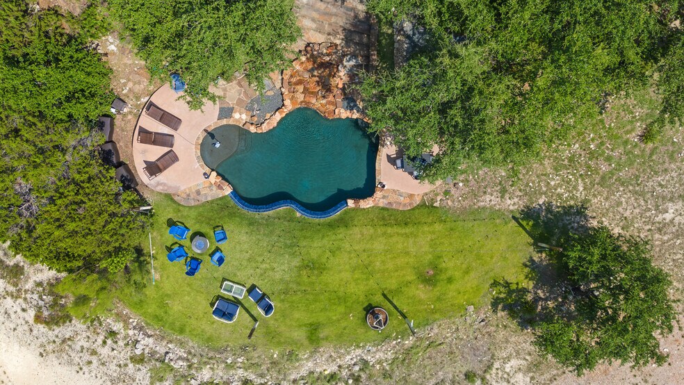 More Photos Of 4607 R O Dr, Spicewood Lodge Meeting Hall For Sale