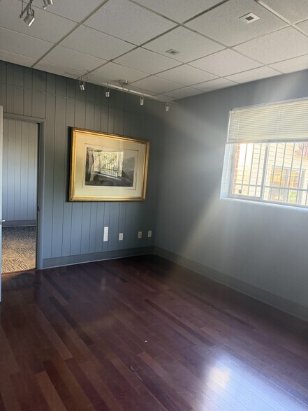 More Photos Of 1962 Madison Ave, Memphis Office For Sale