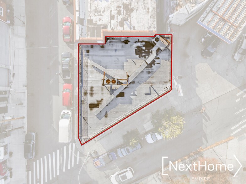 More Photos Of 3106 Astoria Blvd, Astoria Office Residential For Sale