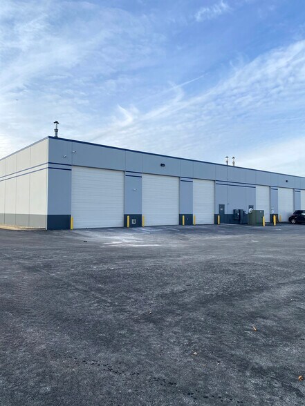 More Photos Of 1306-1330 Pierson Dr, Batavia Warehouse For Lease