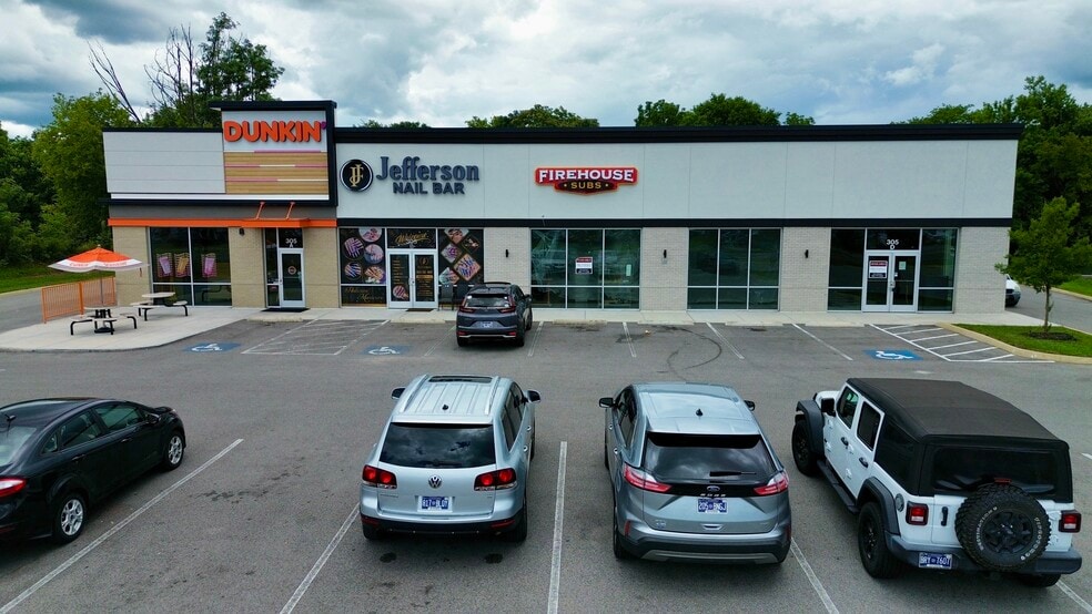 More Photos Of 305 E Broadway Blvd, Jefferson City Storefront Retail Office For Lease