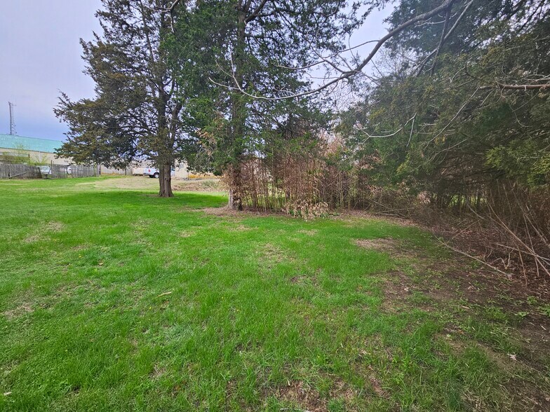 More Photos Of 1737 S Burlington Rd, Bridgeton Flex For Sale