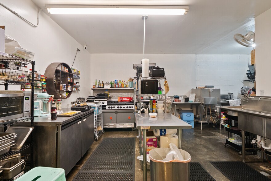 More Photos Of 10853-10855 Venice Blvd, Los Angeles Freestanding For Sale