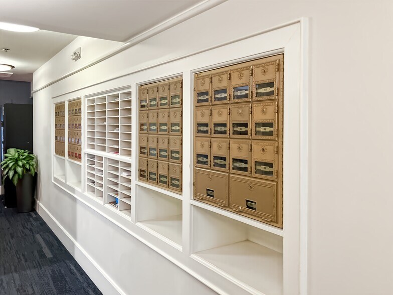 More Photos Of 1200 Pearl St, Boulder Coworking Space
