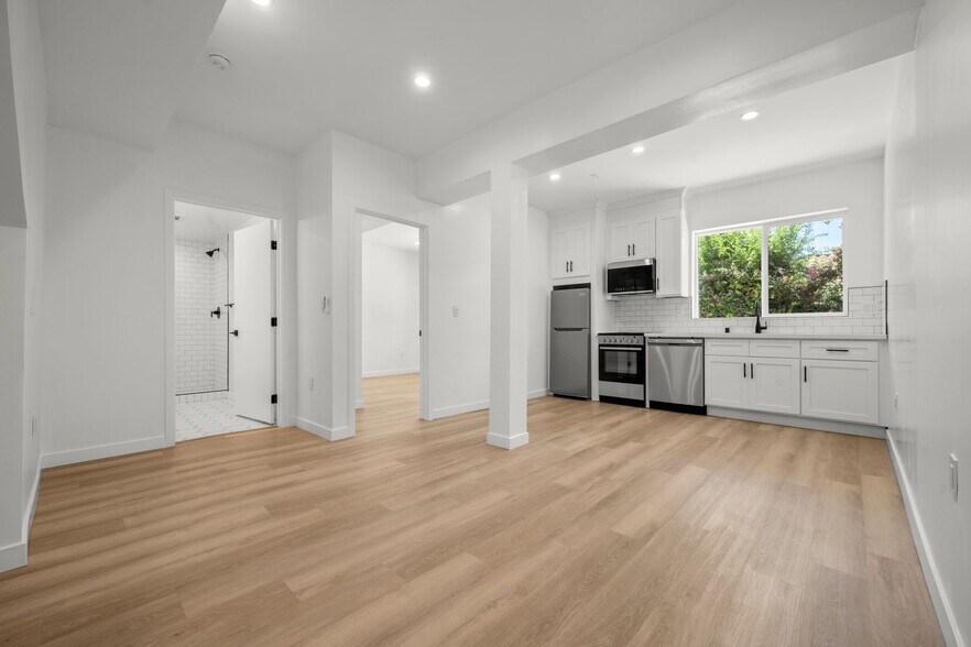 More Photos Of 8419-8425 S Western Ave, Los Angeles Apartments For Sale