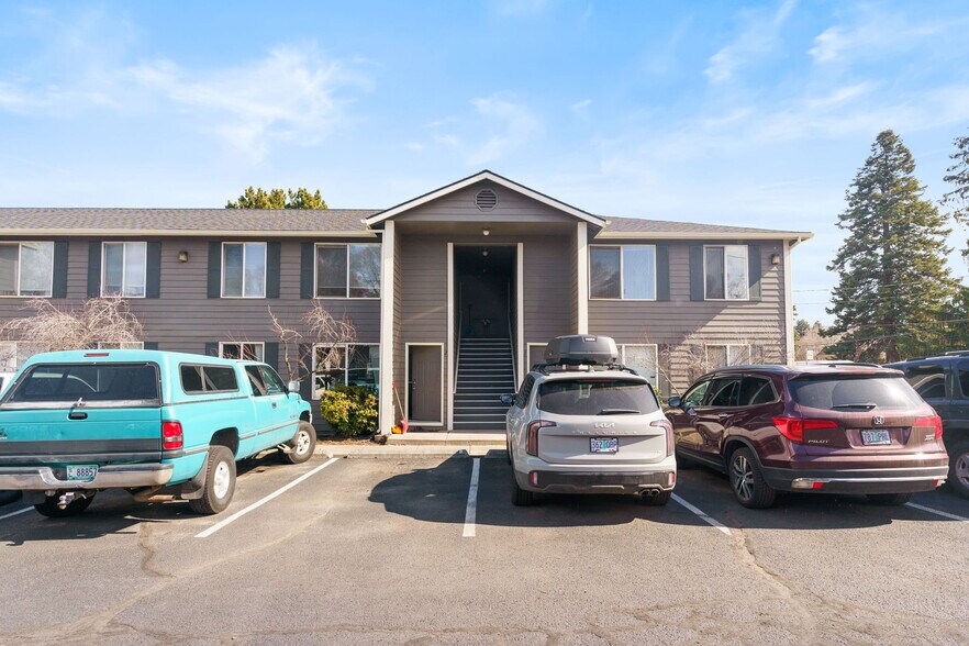 More Photos Of 414 NE Norton Ave, Bend Apartments For Sale