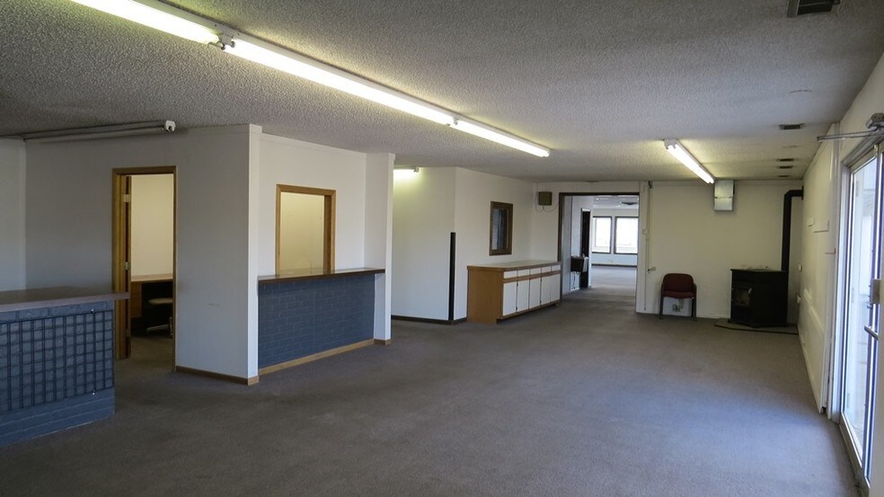 More Photos Of 1720 Main St, Lander Warehouse For Lease