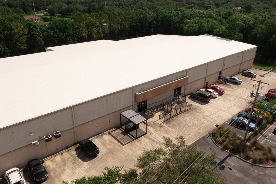 More Photos Of 9937 Race Track Rd, Tampa Manufacturing For Lease