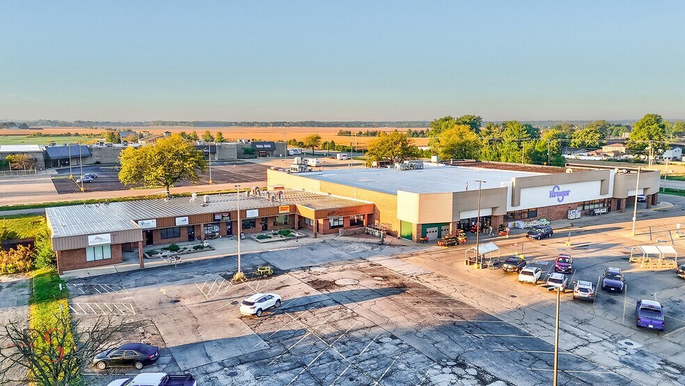 More Photos Of 301-315 E Mckinley Rd, Ottawa General Retail For Sale