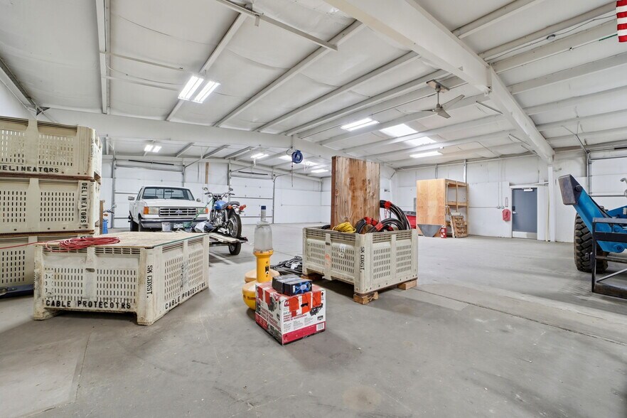 More Photos Of 114 5th St, Fowler Industrial For Sale