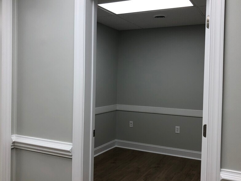 More Photos Of 445 Western Blvd, Jacksonville Medical For Lease