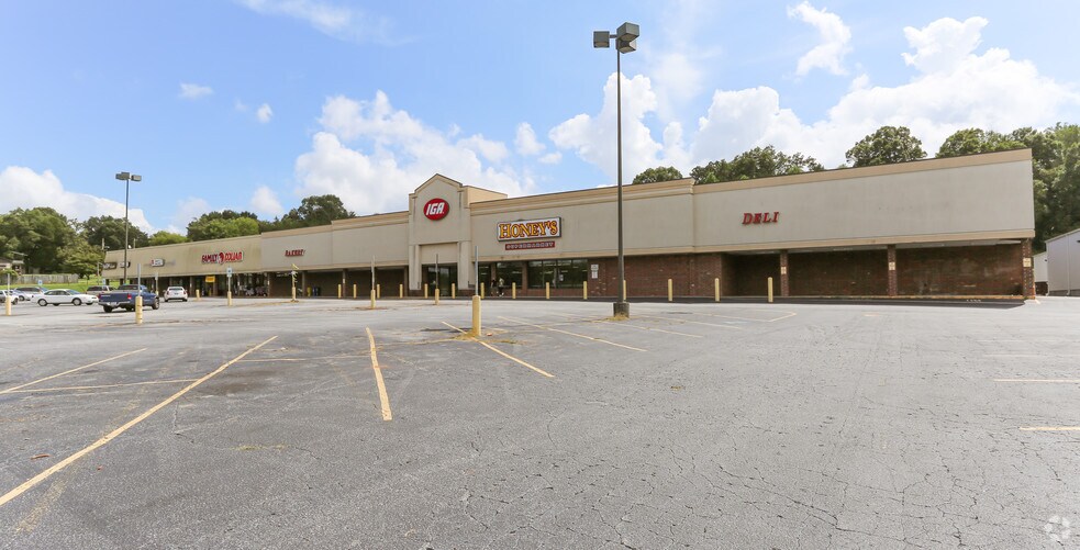 More Photos Of 411-425 W A St, Newton Freestanding For Lease