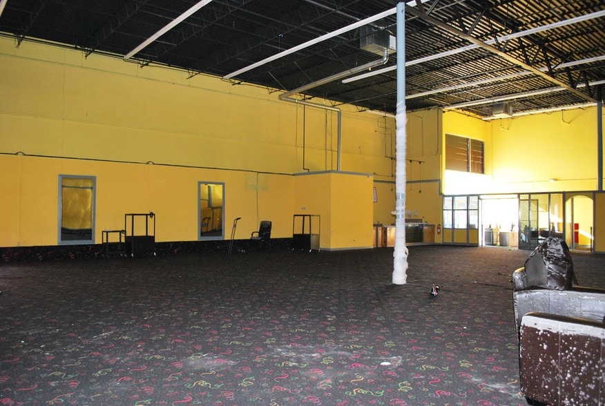 More Photos Of 5055 Austell Rd, Austell Storefront For Lease