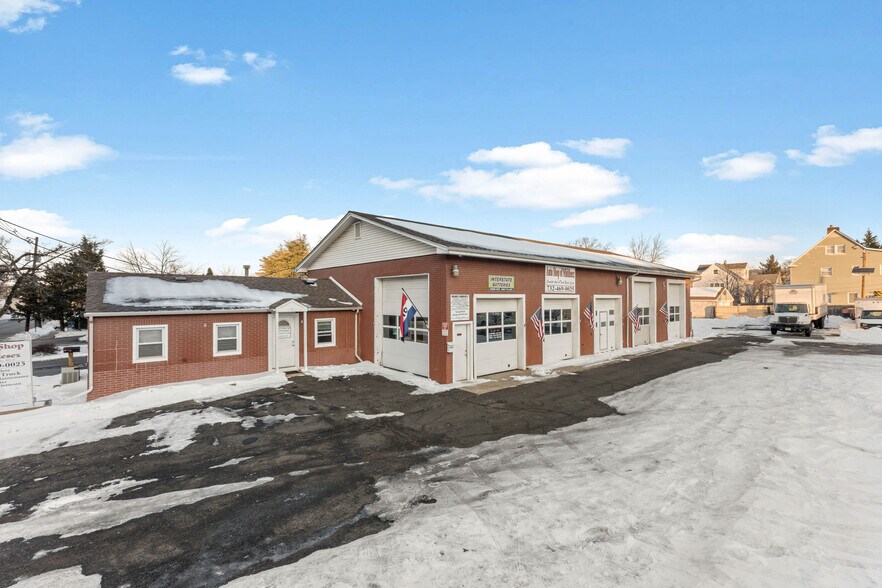 More Photos Of 141 Lincoln Blvd, Middlesex Auto Repair For Sale