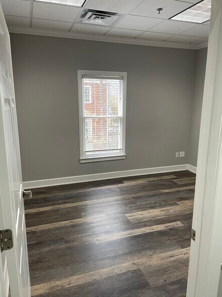 More Photos Of 595 Colonial Park Dr, Roswell Loft Creative Space For Lease