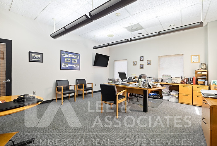 More Photos Of 592 Thorpe Rd, Orlando Warehouse For Lease