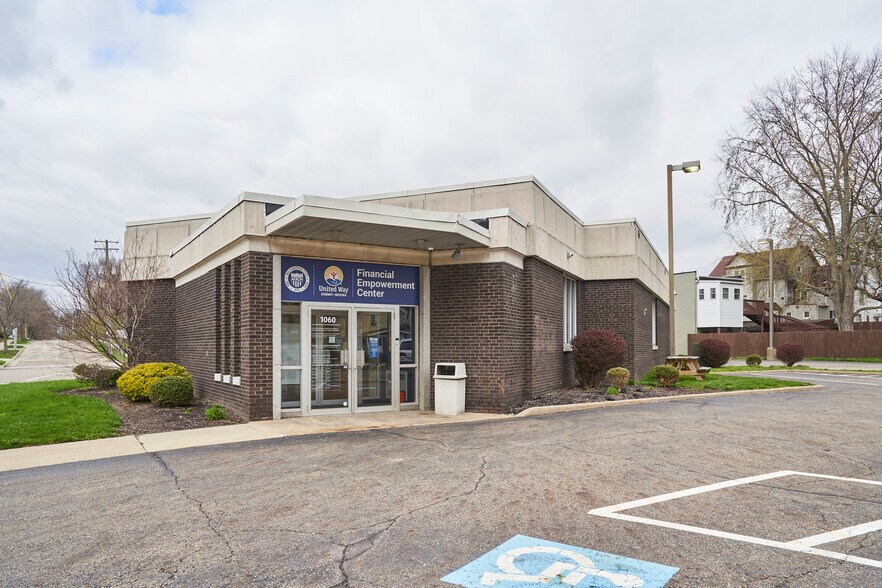 More Photos Of 1060 Kenmore Blvd, Akron Bank For Sale