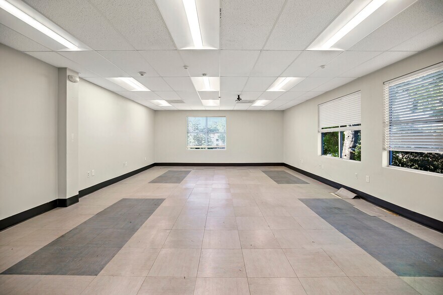 More Photos Of 8338 West Ln, Stockton Office For Sale