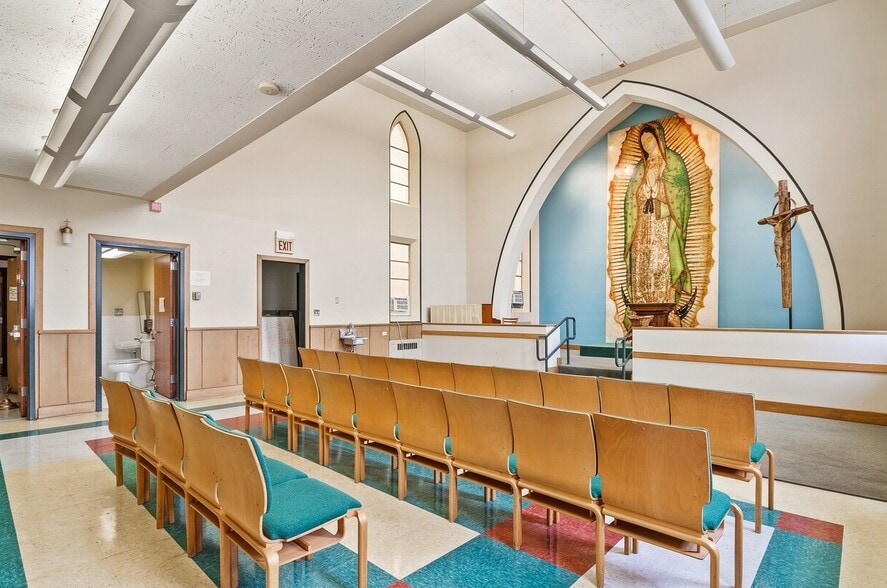 More Photos Of 8235 S South Shore Dr, Chicago Religious Facility For Sale