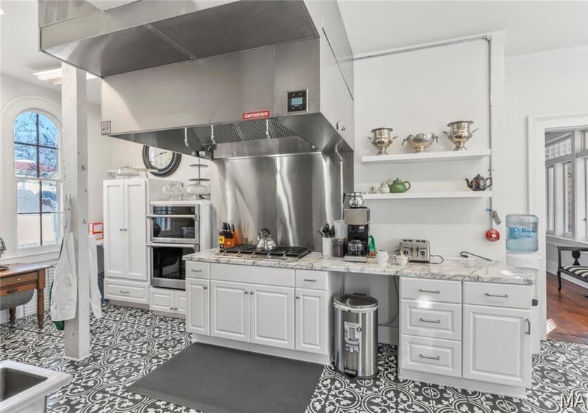 More Photos Of 876 W State St, Jacksonville Hospitality For Sale