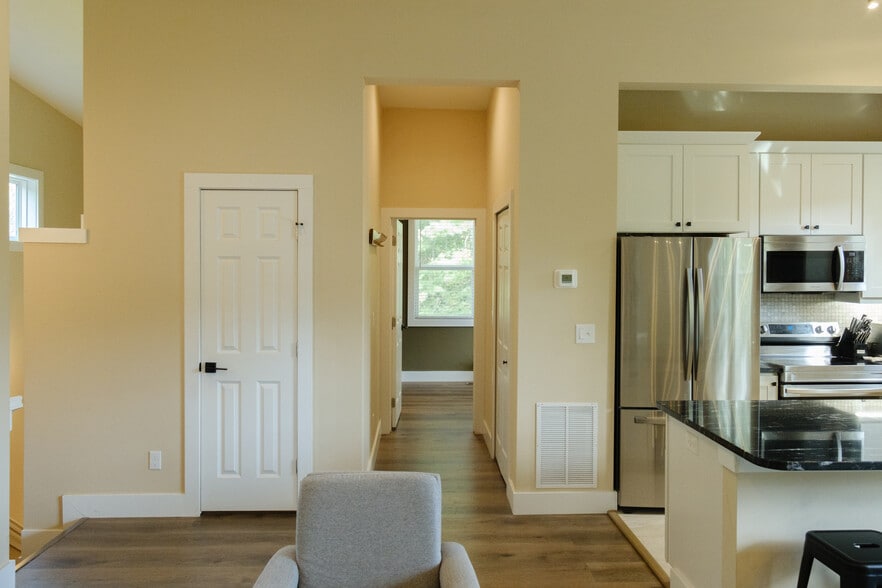 More Photos Of 14 Red Maple Dr, Weaverville Multifamily For Sale