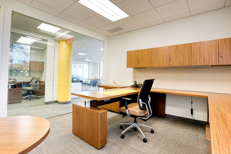 More Photos Of 1700 E Putnam Ave, Old Greenwich Office For Lease