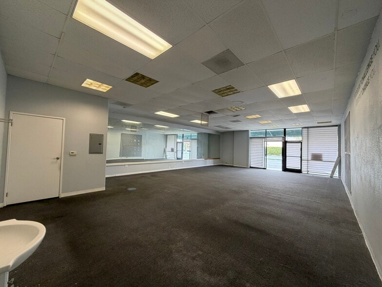 More Photos Of 8851 Garden Grove Blvd, Garden Grove Storefront Retail Office For Lease