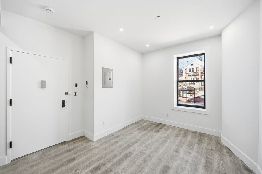 More Photos Of 2152 Muliner Ave, Bronx Apartments For Sale