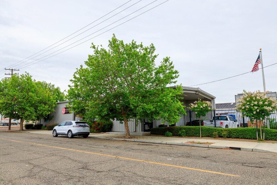 More Photos Of 213 C St, Turlock Warehouse For Sale