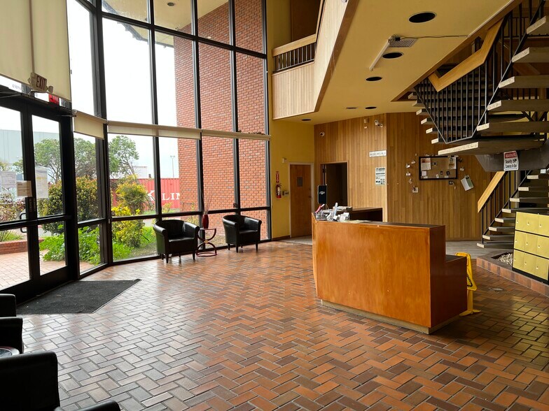 More Photos Of 1515 Aurora Dr, San Leandro Office For Lease