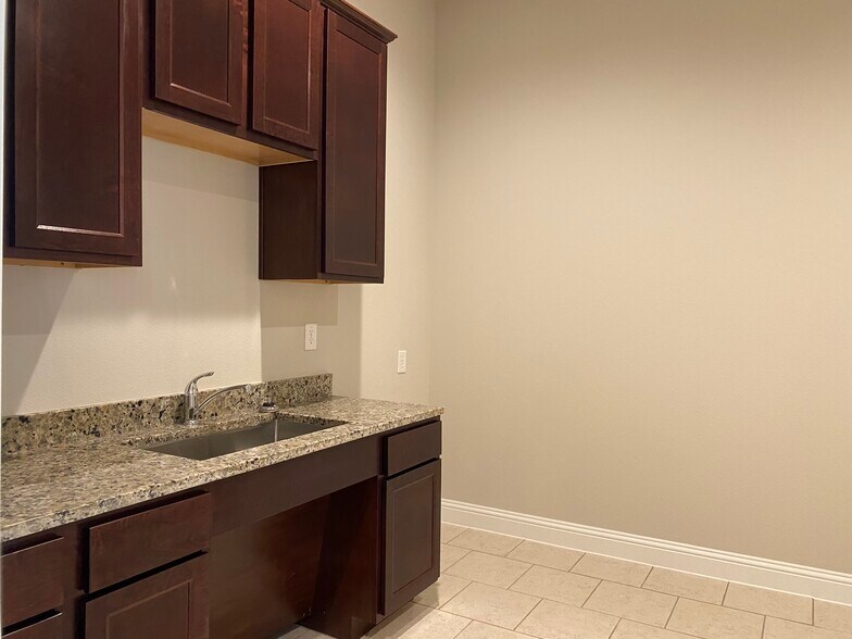 More Photos Of 2601 Little Elm Pky, Little Elm Office For Sale