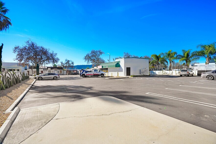 More Photos Of 1481-1489 W Holt Ave, Pomona Restaurant For Sale