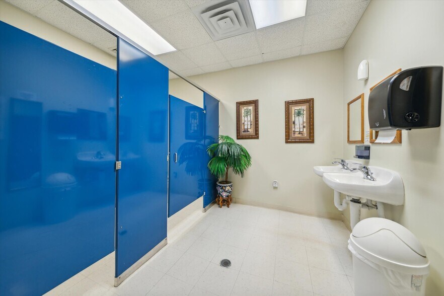 More Photos Of 3940 Pennsylvania 257, Seneca General Retail For Sale