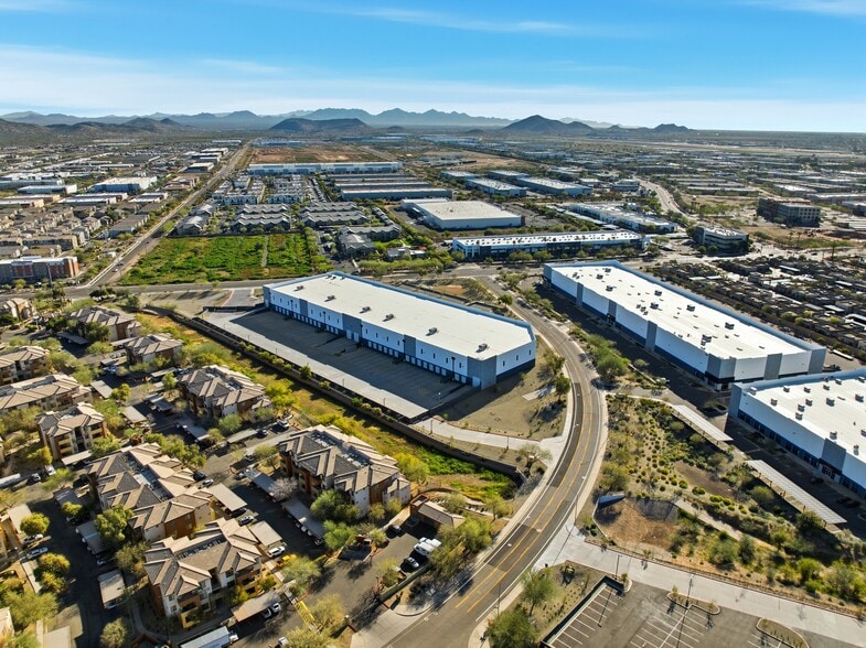 More Photos Of 2350 W Corporate Center Dr, Phoenix Distribution For Sale