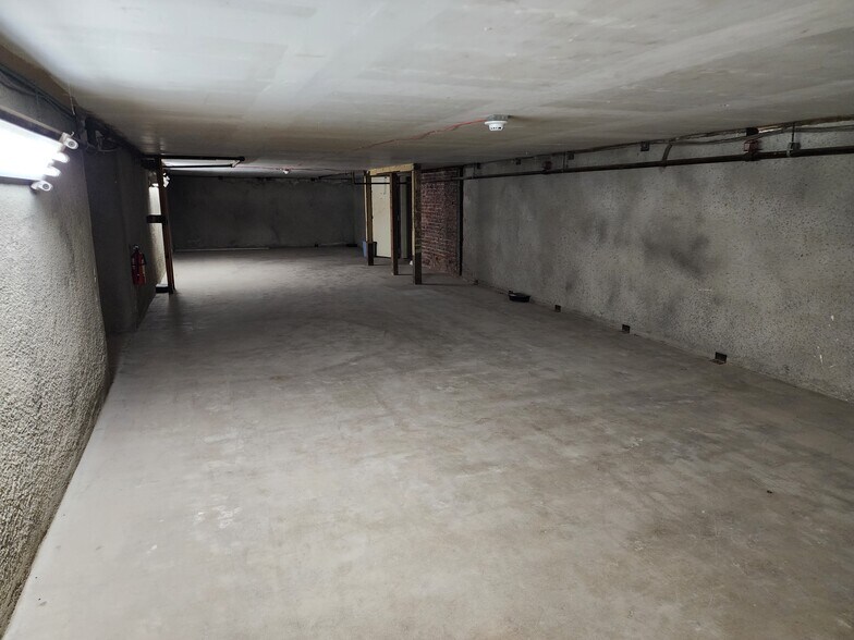 More Photos Of 142-144 N K St, Tulare Restaurant For Sale