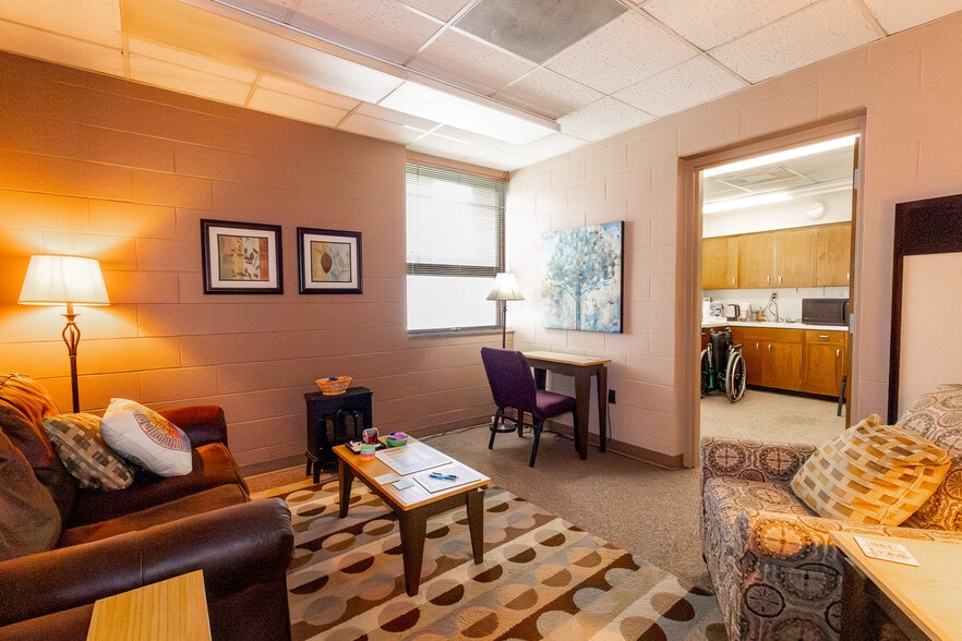 More Photos Of 309 N Broad St, Grove City Religious Facility For Sale