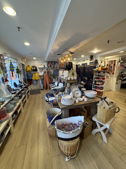 More Photos Of 30 Dock Square Sq, Kennebunkport Storefront For Sale