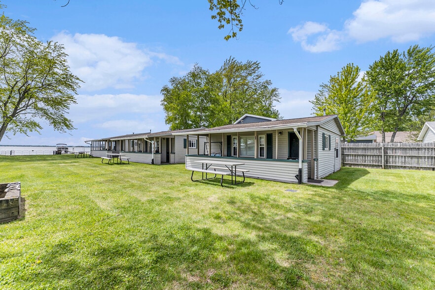 More Photos Of 10392 Houghton Lake dr, Houghton Lake Specialty For Sale