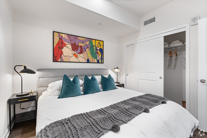 More Photos Of 5901-5921 Center Dr, Los Angeles Apartments For Lease