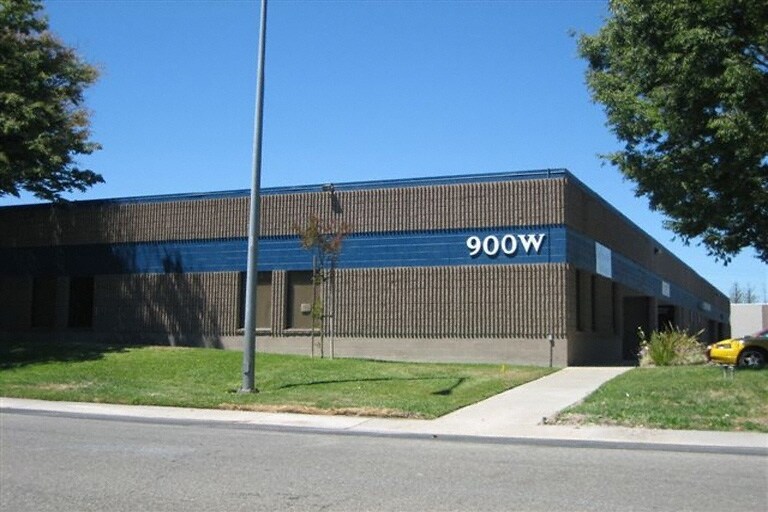 Primary Photo Of 900 N Market Blvd, Sacramento Flex For Lease