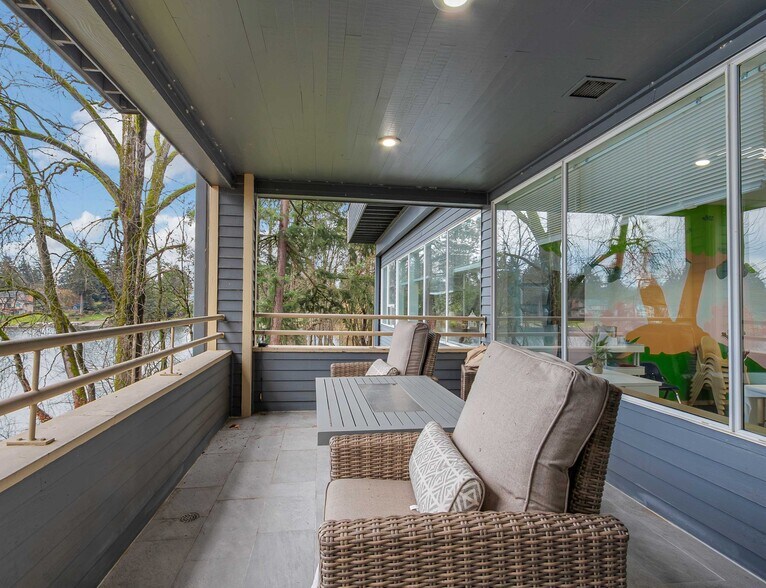 More Photos Of 19600 International Blvd, Seatac Office For Sale