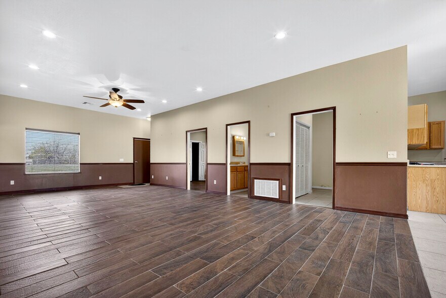 More Photos Of 6121 Highway 177, Shawnee Warehouse For Lease