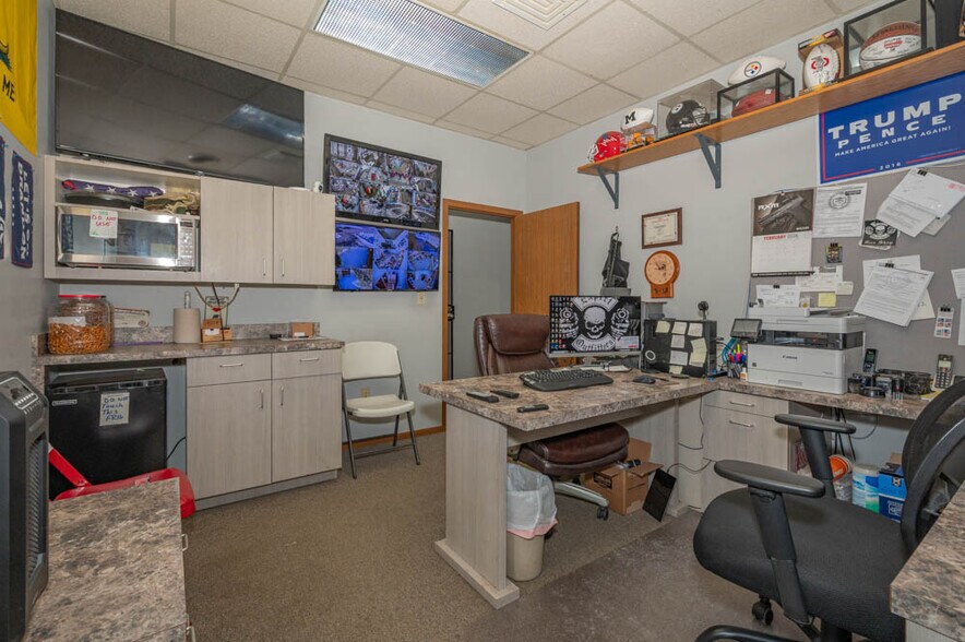 More Photos Of 9074 Market St, North Lima Freestanding For Sale