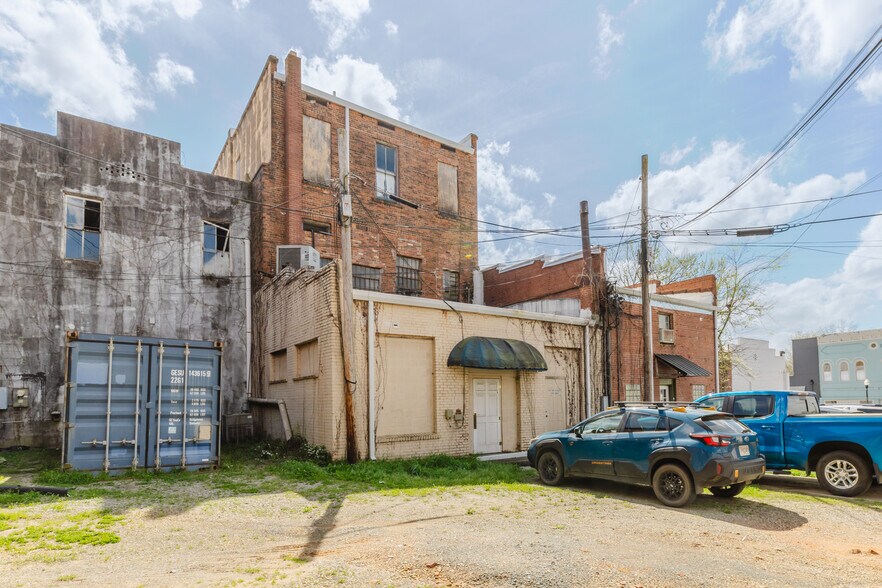 More Photos Of 217 W Lamar St, Americus General Retail For Sale