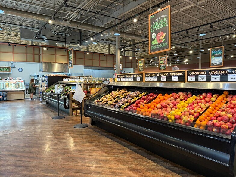 More Photos Of 4746 Portland Rd NE, Salem General Retail For Sale