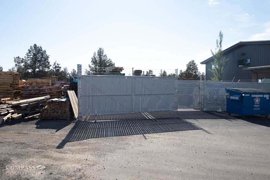 More Photos Of 3525 SW Empire Dr, Prineville Warehouse For Lease
