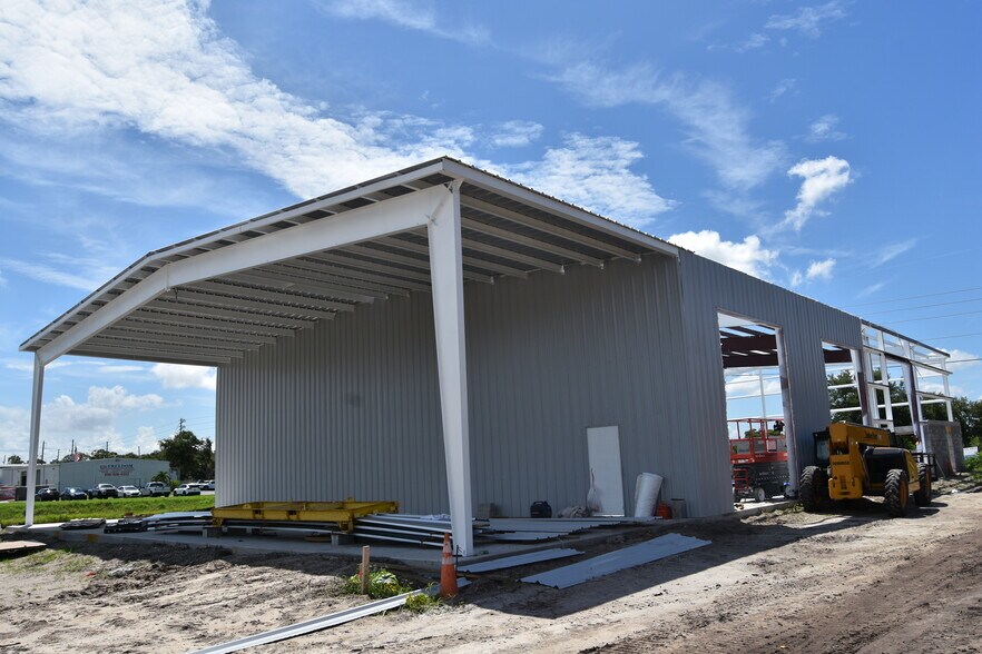More Photos Of 7125 114th Ave, Largo Warehouse For Lease