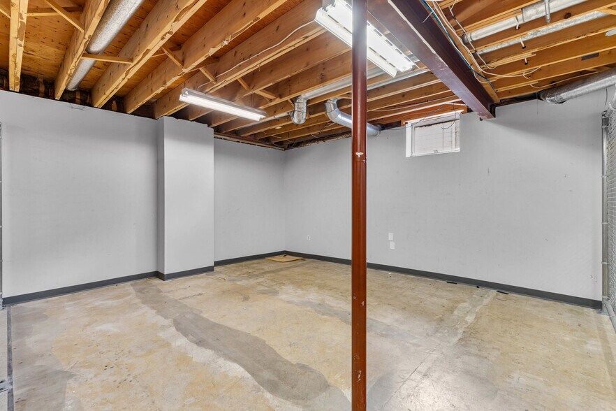 More Photos Of 1450 E Ridge Rd, Rochester Freestanding For Sale